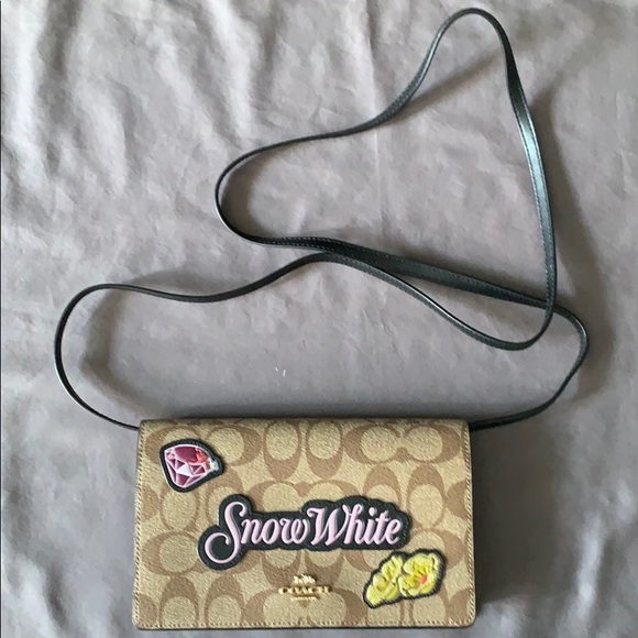 BNWT COACH x DISNEY “SNOW WHITE” CROSS BODY BAG - Picture 8 of 8